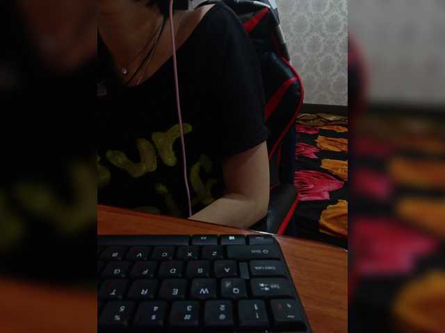 Olik-Pisa's BongaCams show and profile