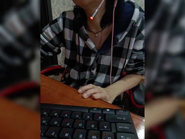 Olik-Pisa's BongaCams show and profile