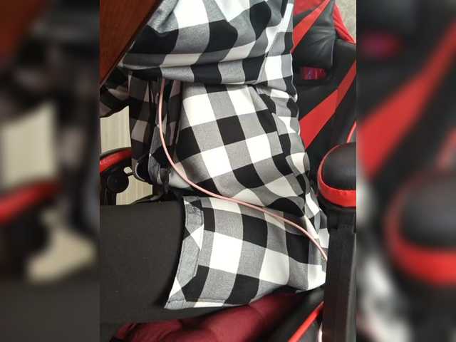 Olik-Pisa's BongaCams show and profile