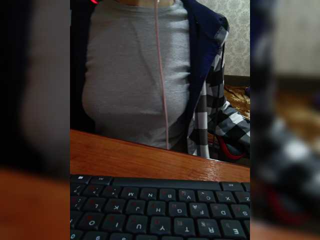 Olik-Pisa's BongaCams show and profile