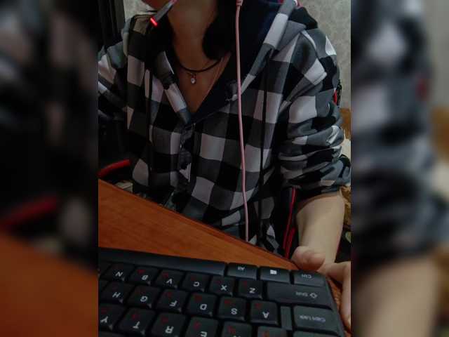 Olik-Pisa's BongaCams show and profile