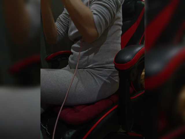 Olik-Pisa's BongaCams show and profile