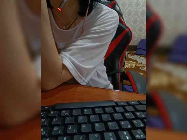 naked_taxi_dispatcher webcam