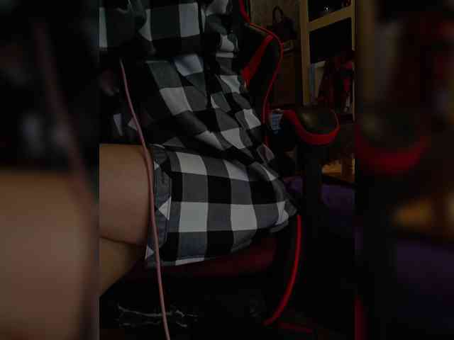 naked_taxi_dispatcher webcam