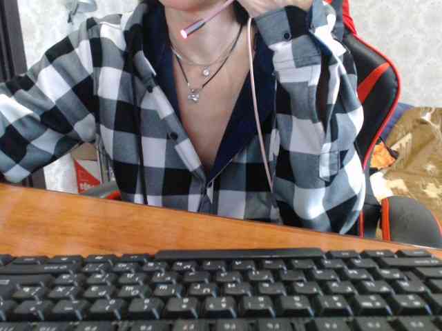 naked_taxi_dispatcher webcam