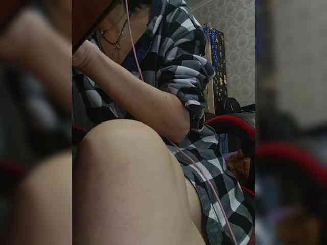 naked_taxi_dispatcher webcam