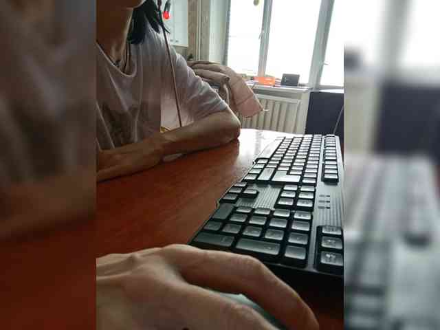 naked_taxi_dispatcher webcam