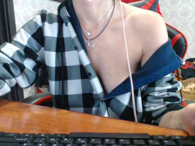 naked_taxi_dispatcher webcam