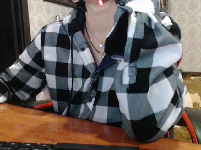 naked_taxi_dispatcher webcam