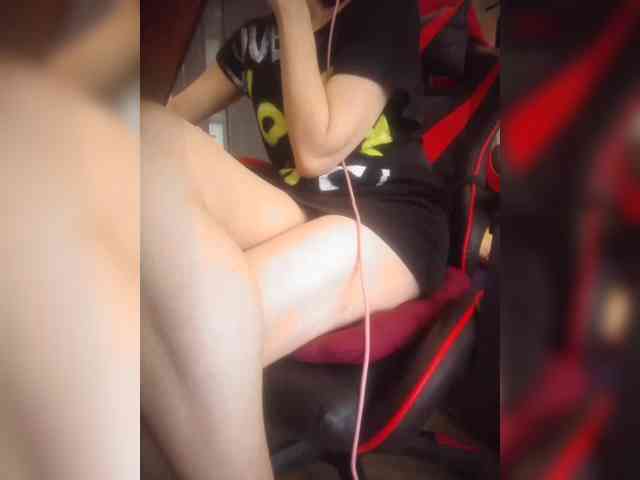 naked_taxi_dispatcher webcam