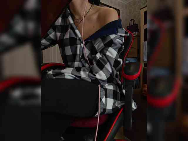 naked_taxi_dispatcher webcam