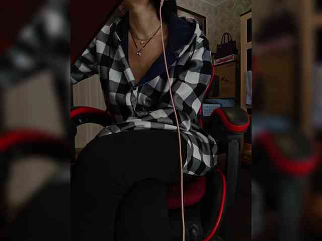 naked_taxi_dispatcher webcam