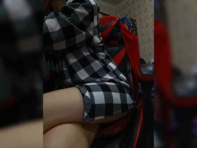 naked_taxi_dispatcher webcam