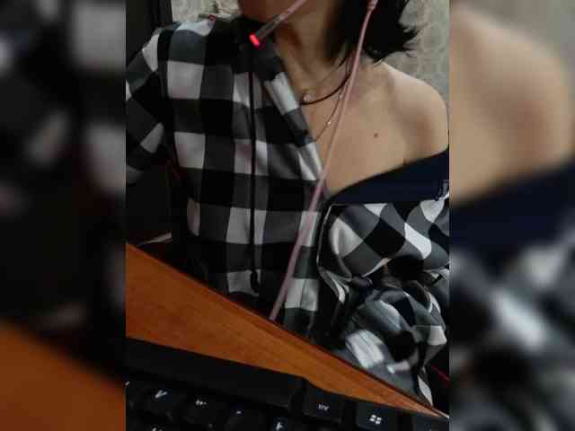 naked_taxi_dispatcher webcam