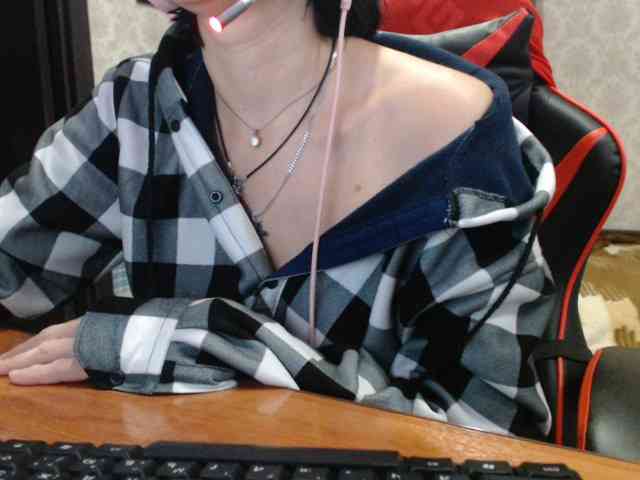 naked_taxi_dispatcher webcam