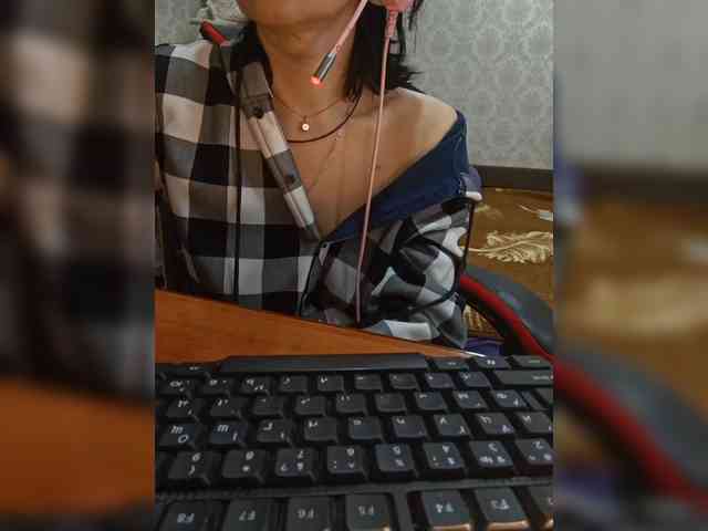 naked_taxi_dispatcher webcam