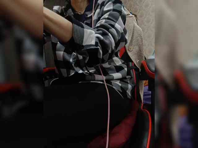 naked_taxi_dispatcher webcam