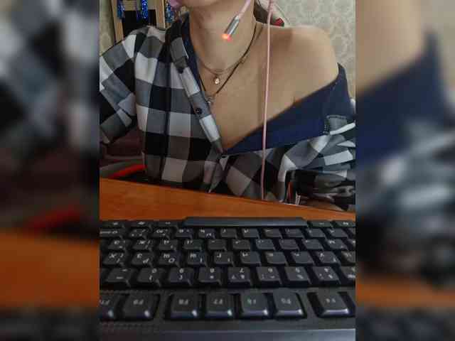 naked_taxi_dispatcher webcam