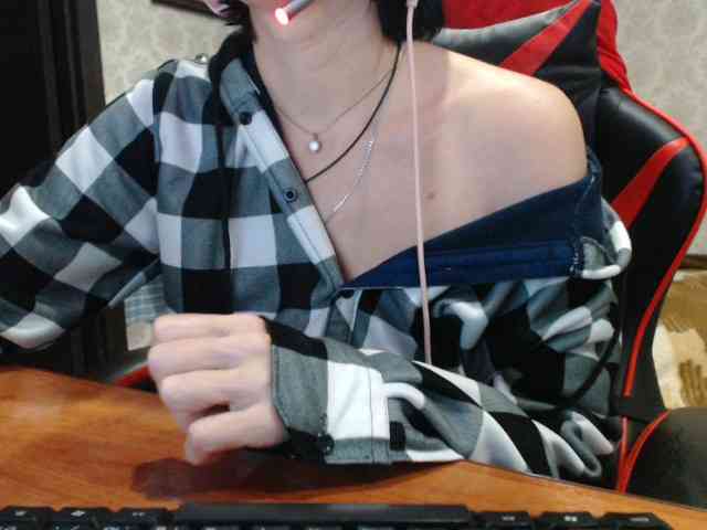 naked_taxi_dispatcher webcam
