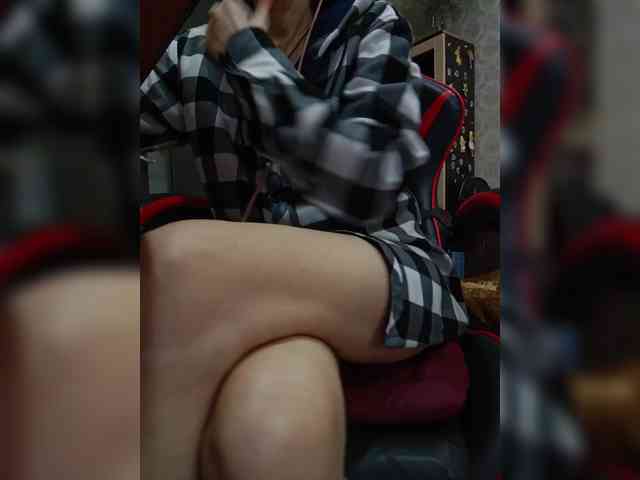 naked_taxi_dispatcher webcam