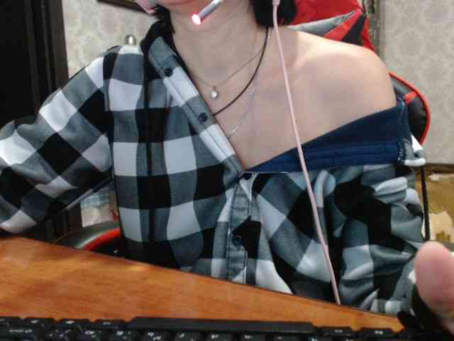 naked_taxi_dispatcher webcam