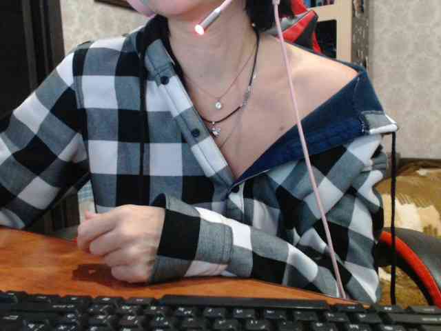 naked_taxi_dispatcher webcam