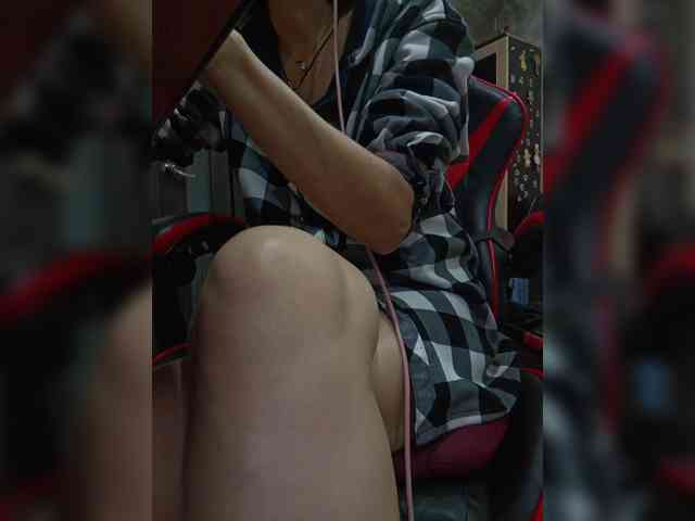 naked_taxi_dispatcher webcam