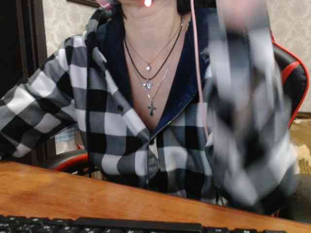 naked_taxi_dispatcher webcam