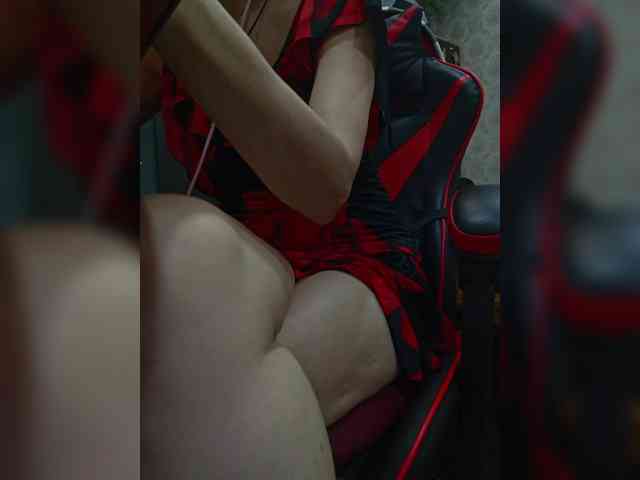 naked_taxi_dispatcher webcam