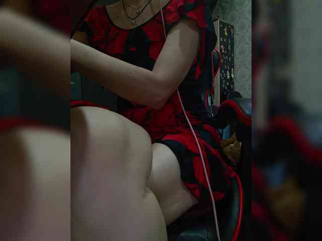 naked_taxi_dispatcher webcam