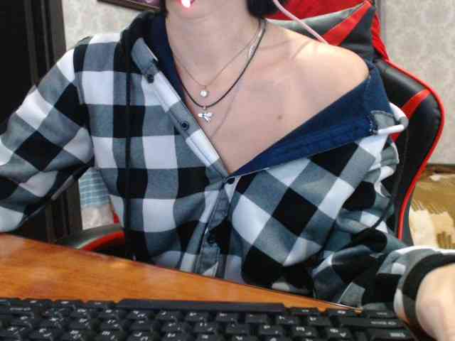 naked_taxi_dispatcher webcam
