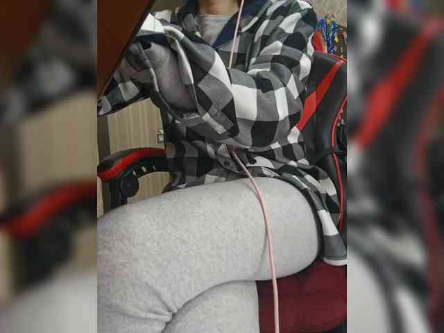 naked_taxi_dispatcher webcam