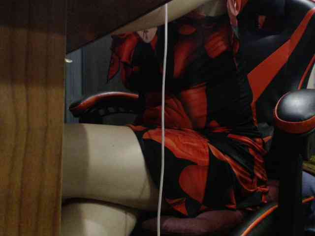 naked_taxi_dispatcher webcam