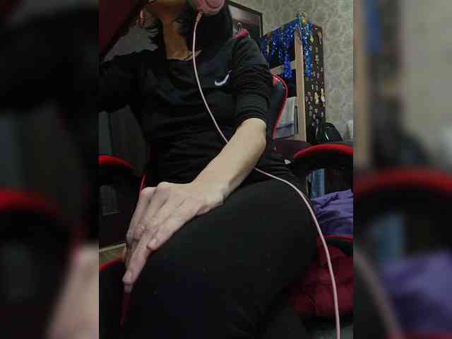 naked_taxi_dispatcher webcam