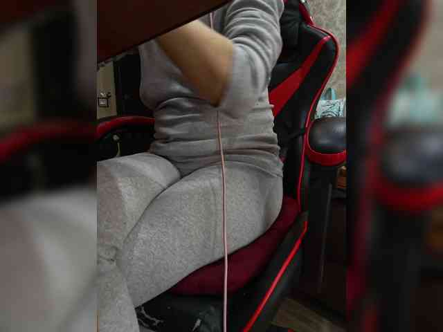 naked_taxi_dispatcher webcam