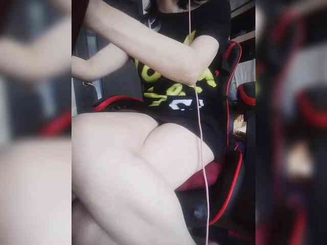 naked_taxi_dispatcher webcam