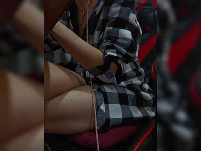 naked_taxi_dispatcher webcam