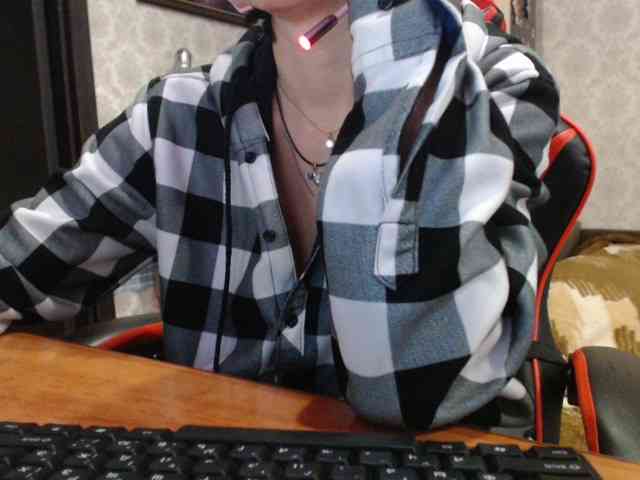 naked_taxi_dispatcher webcam