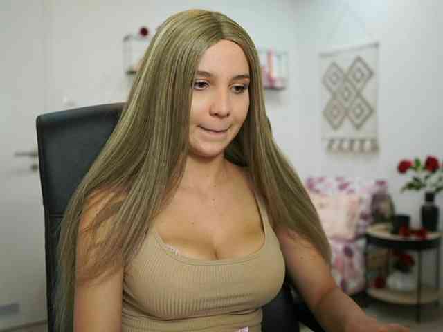 EvelynCage webcam