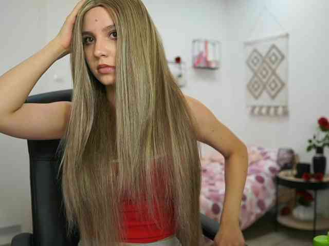 EvelynCage webcam