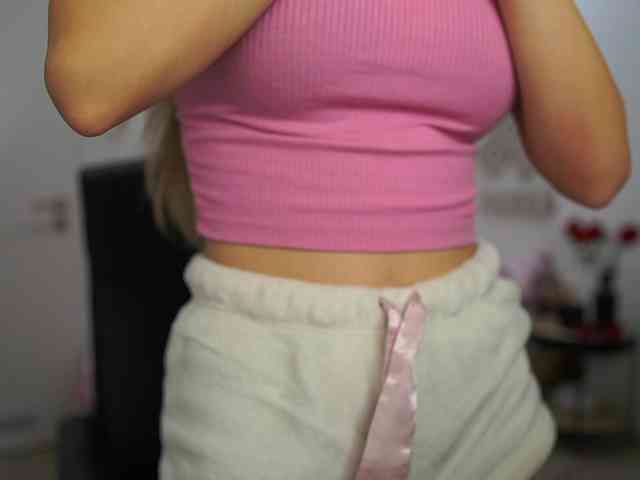 EvelynCage webcam