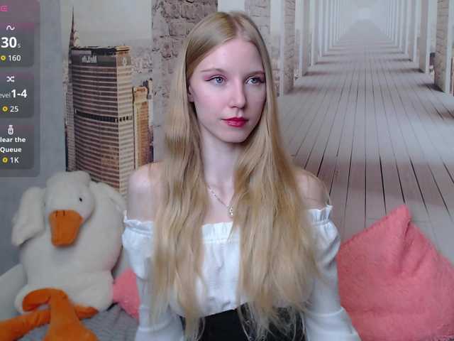 cutieblondegirl Live Cam on BongaCams