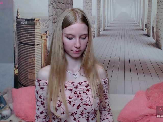 cutieblondegirl's BongaCams show and profile