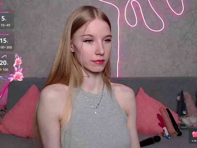 cutieblondegirl webcam