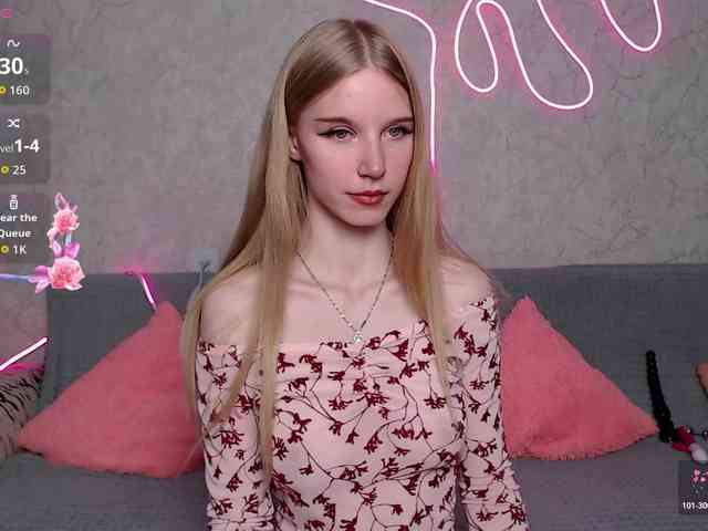 cutieblondegirl webcam