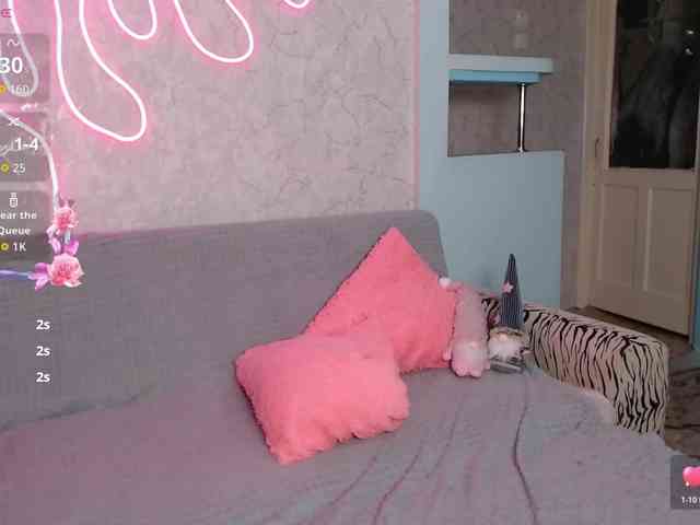 cutieblondegirl webcam