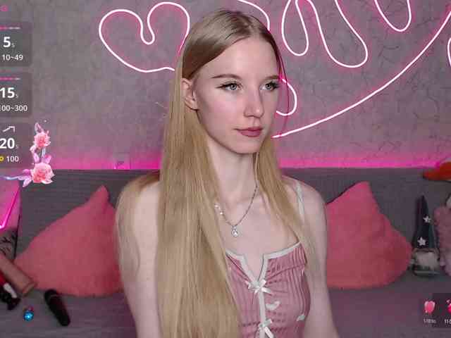 cutieblondegirl webcam