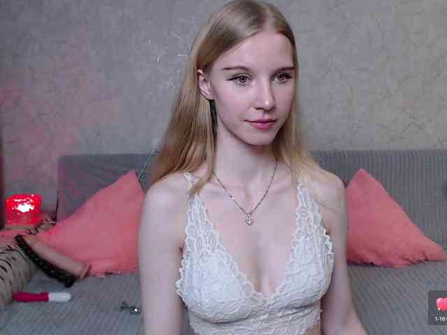 cutieblondegirl webcam