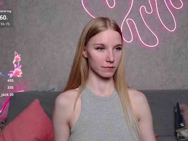 cutieblondegirl webcam