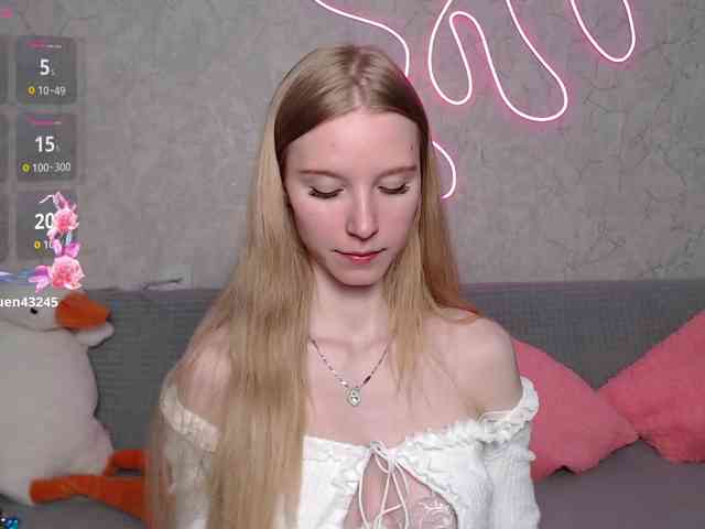 cutieblondegirl webcam